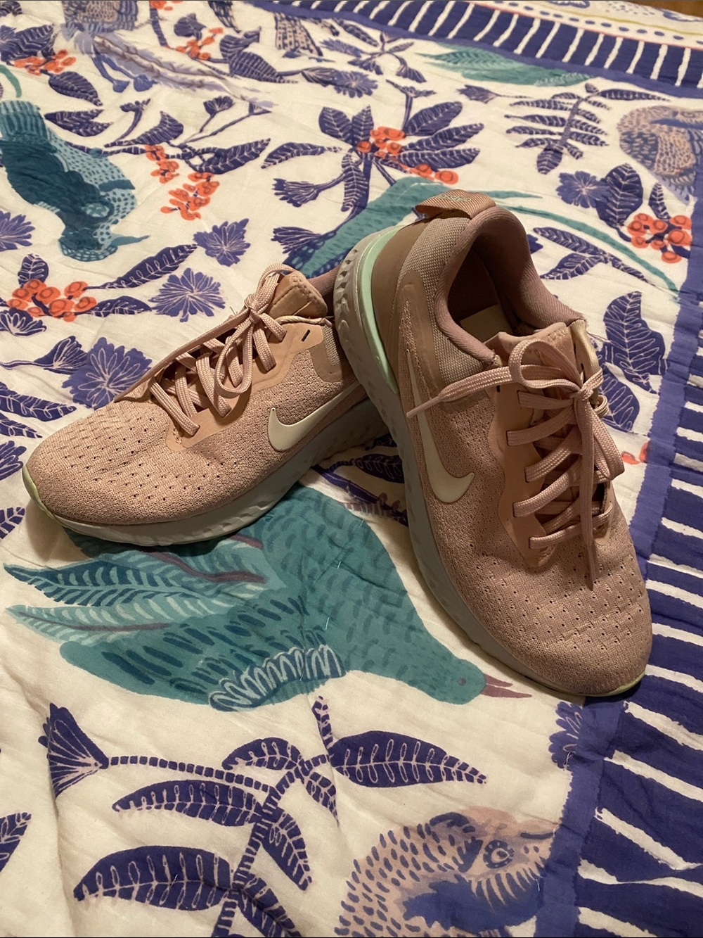 Nike Women's Light Pink and White Training Sneakers Odyssey React Size 6.5